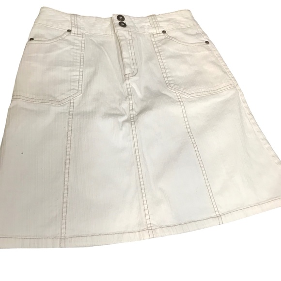 White Denim A-Line Skirt with Front Pockets | Casual Summer Mini - Picture 4 of 13